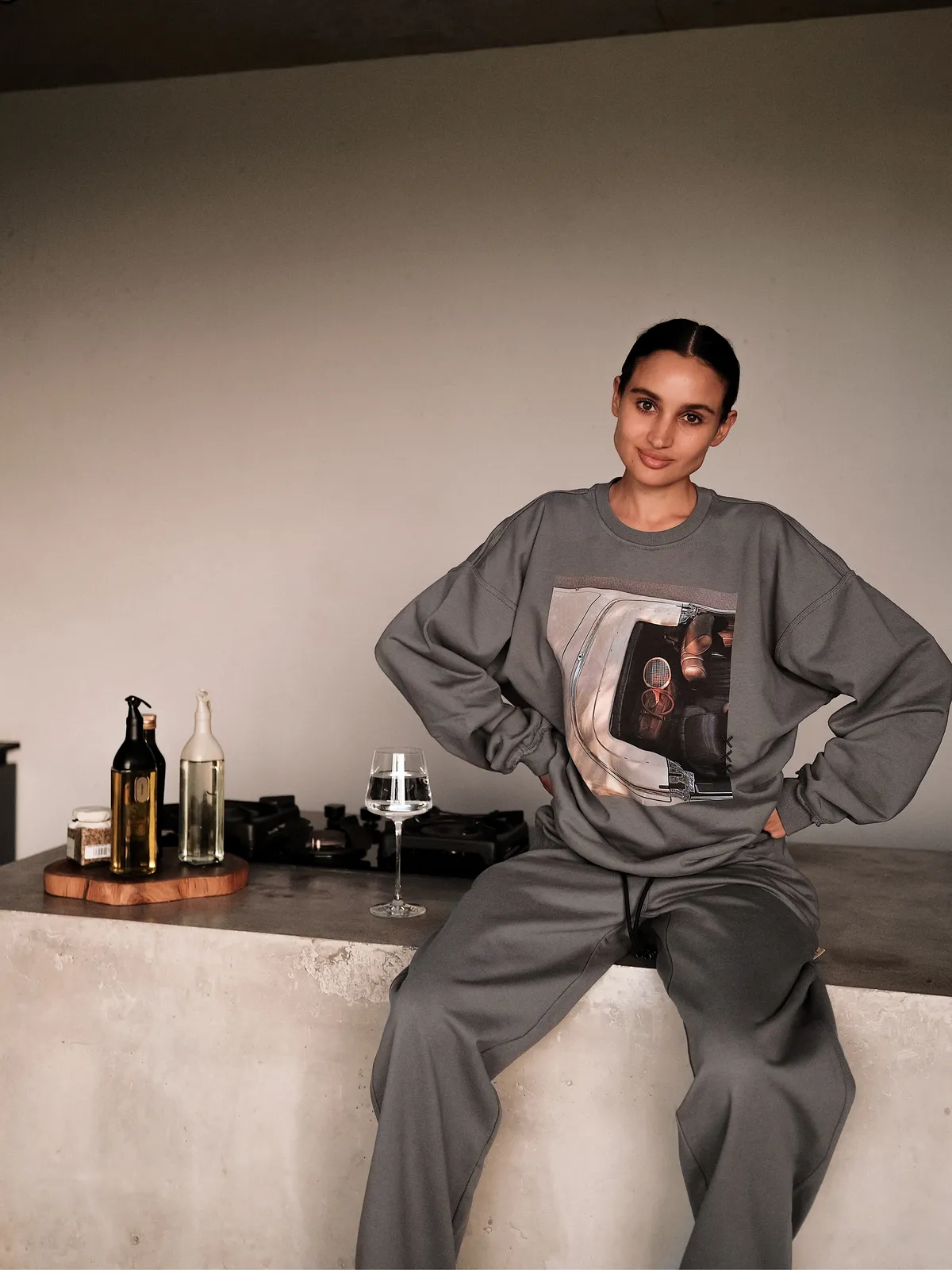 SWEATSHIRT ROAD